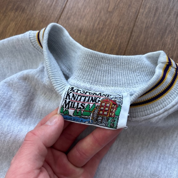 Vintage 80s University of Washington heavyweight crewneck - Picture 3 of 9